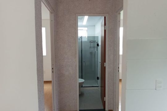 Corredor de apartamento para alugar com 2 quartos, 44m² em Santa Cruz, Rio de Janeiro