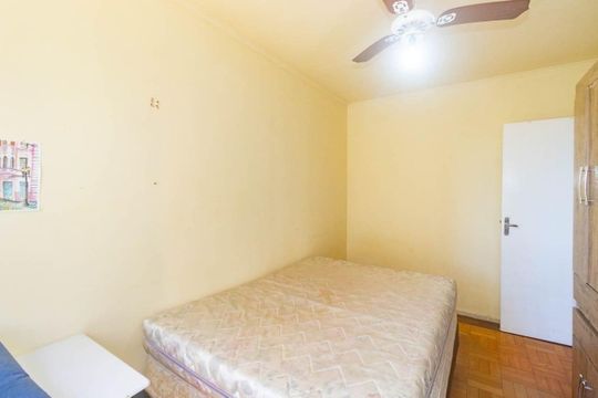 Quarto 1 de apartamento para alugar com 2 quartos, 56m² em Independência, Porto Alegre