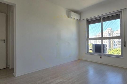 Apartamento para alugar com 3 quartos, 240m² em Pinheiros, São Paulo