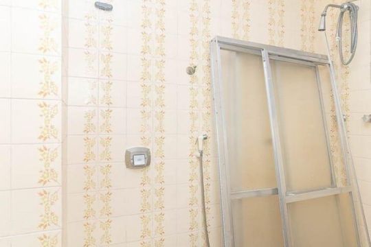 Banheiro 2 de apartamento para alugar com 3 quartos, 150m² em Floresta, Porto Alegre
