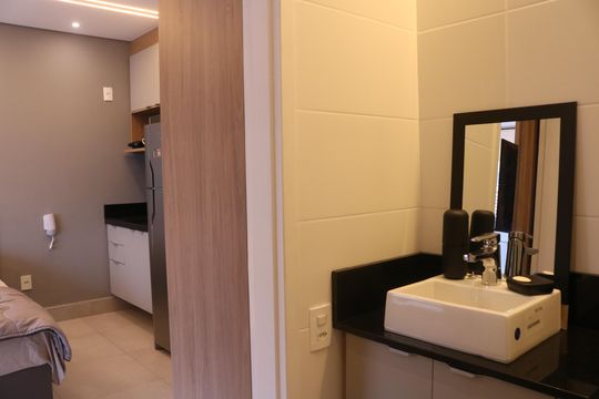 Banheiro de kitnet/studio para alugar com 1 quarto, 26m² em Perdizes, São Paulo