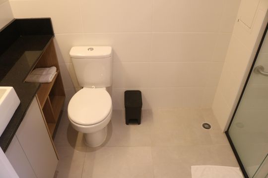 Banheiro de kitnet/studio para alugar com 1 quarto, 26m² em Perdizes, São Paulo