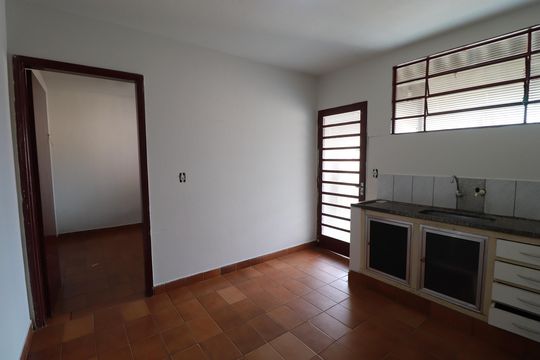Cozinha  de casa para alugar com 1 quarto, 170m² em Ipiranga, Ribeirão Preto