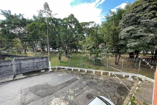 Vista de casa à venda com 4 quartos, 272m² em Adalgisa, São Paulo