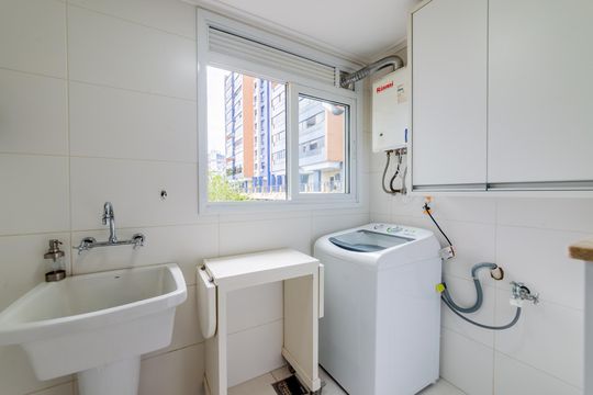 Área de serviço de apartamento à venda com 2 quartos, 82m² em São João, Porto Alegre