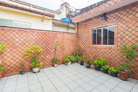 Quintal de casa à venda com 2 quartos, 177m² em Vila Libanesa, São Paulo