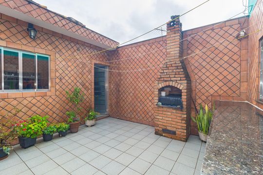 Quintal de casa à venda com 2 quartos, 177m² em Vila Libanesa, São Paulo