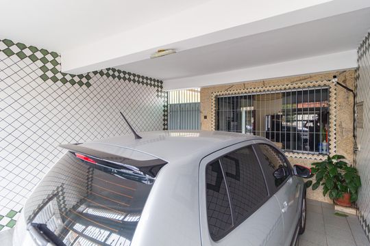 Garagem de casa à venda com 2 quartos, 177m² em Vila Libanesa, São Paulo
