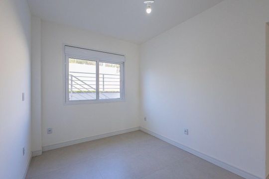 Quarto 3 de casa de condomínio para alugar com 3 quartos, 195m² em Jardim Itu, Porto Alegre