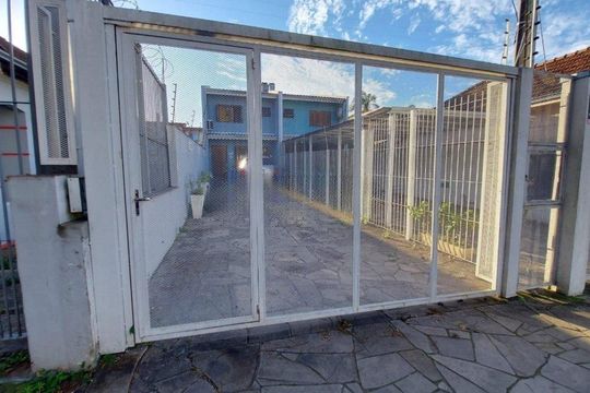 Área Externa  de casa de condomínio à venda com 4 quartos, 200m² em Partenon, Porto Alegre