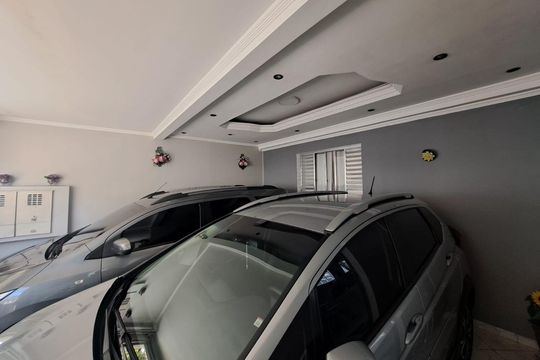 Garagem de casa à venda com 6 quartos, 380m² em Conceicao, Osasco