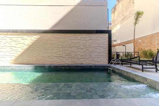 Piscina de kitnet/studio à venda com 1 quarto, 26m² em República, São Paulo
