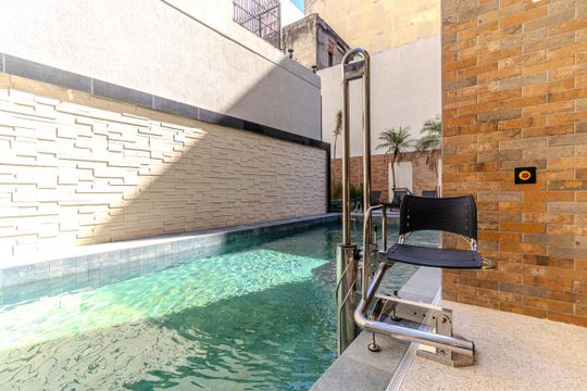 Piscina de kitnet/studio à venda com 1 quarto, 26m² em República, São Paulo