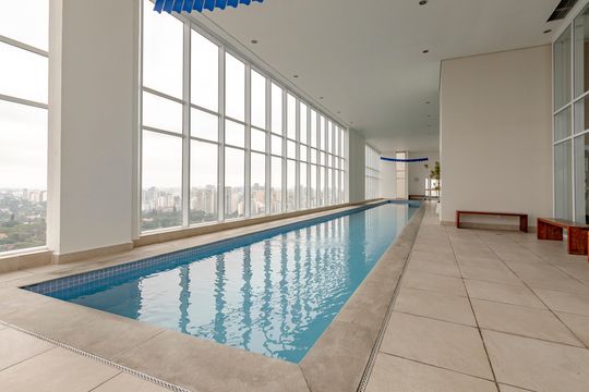 Piscina Coberta de apartamento à venda com 2 quartos, 74m² em Campo Belo, São Paulo