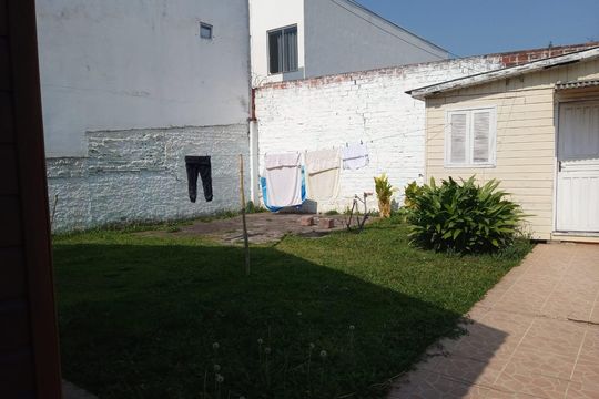 Área externa de casa à venda com 3 quartos, 108m² em Cavalhada, Porto Alegre