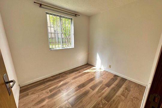 Quarto de apartamento à venda com 2 quartos, 40m² em Jardim Dona Leopoldina, Porto Alegre