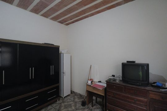 Quarto 2 de casa à venda com 3 quartos, 360m² em Copacabana, Belo Horizonte