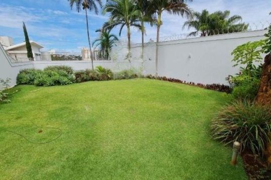 Quintal de casa para alugar com 4 quartos, 780m² em Morada da Colina, Uberlândia