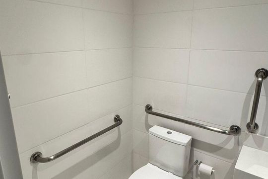 Banheiro de apartamento à venda com 1 quarto, 48m² em Vila Mariana, São Paulo