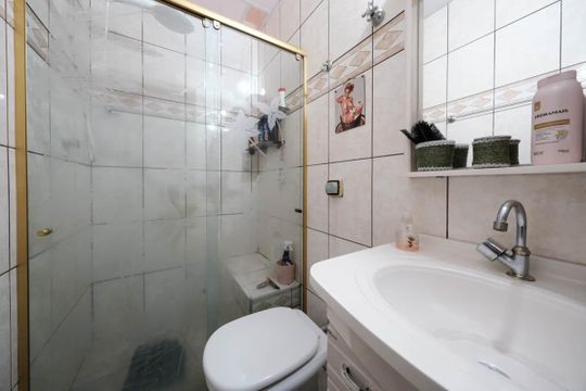 Banheiro de casa à venda com 3 quartos, 120m² em Parque Savoy City, São Paulo