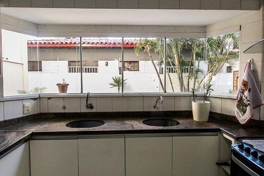 Cozinha de casa para alugar com 5 quartos, 300m² em Jardim Armação, Salvador