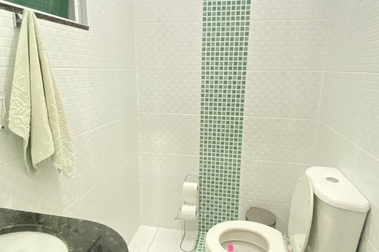 Banheiro de casa à venda com 3 quartos, 111m² em Vila Carmosina, São Paulo