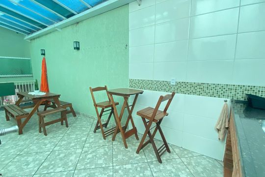 Área externa de casa à venda com 3 quartos, 111m² em Vila Carmosina, São Paulo