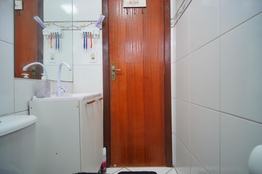 Banheiro de apartamento para alugar com 2 quartos, 76m² em Scharlau, São Leopoldo