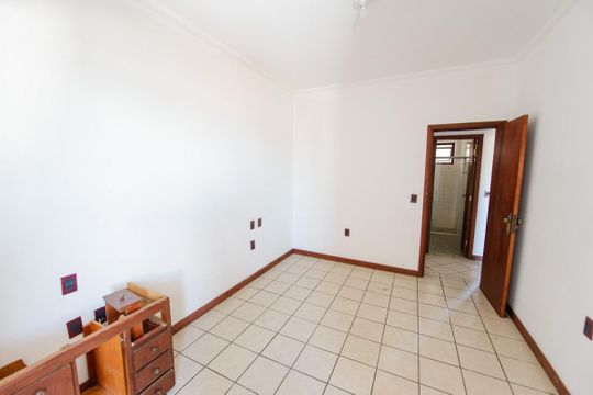 Apartamento para alugar com 3 quartos, 112m² em Centro, Taubaté