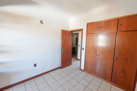 Apartamento para alugar com 3 quartos, 112m² em Centro, Taubaté