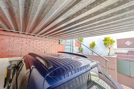 Garagem de casa à venda com 1 quarto, 180m² em Vila Esperança, São Paulo