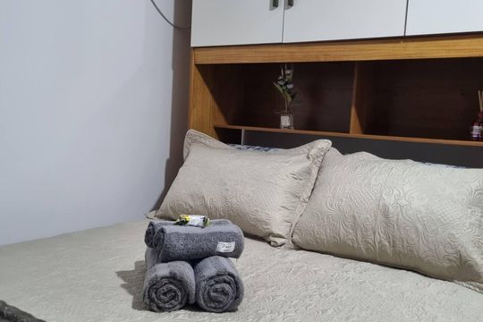 Quarto de apartamento para alugar com 2 quartos, 48m² em Santa Cruz, Rio de Janeiro