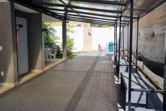 Área externa de apartamento para alugar com 2 quartos, 48m² em Santa Cruz, Rio de Janeiro