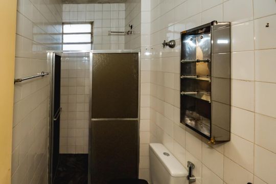 Banheiro Social de apartamento à venda com 3 quartos, 76m² em São João Batista, Belo Horizonte