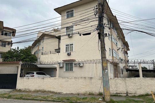 Fachada de apartamento à venda com 3 quartos, 85m² em Del Castilho, Rio de Janeiro