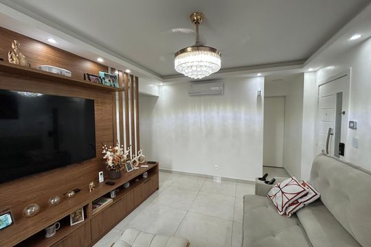 Sala de apartamento à venda com 3 quartos, 85m² em Del Castilho, Rio de Janeiro