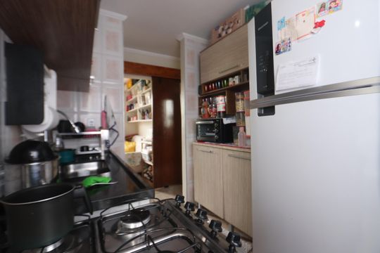 Cozinha de apartamento à venda com 2 quartos, 43m² em Fazenda da Juta, São Paulo