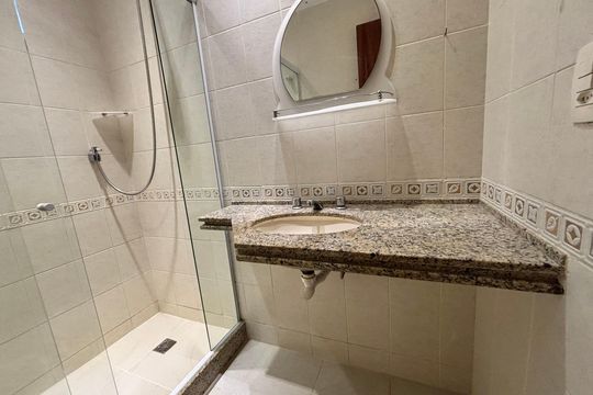 Banheiro de apartamento à venda com 3 quartos, 194m² em Recreio dos Bandeirantes, Rio de Janeiro