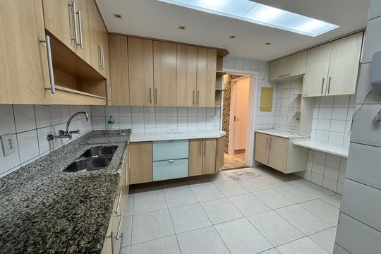 Cozinha de apartamento à venda com 3 quartos, 194m² em Recreio dos Bandeirantes, Rio de Janeiro