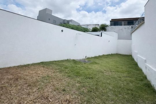 Casa à venda com 3 quartos, 134m² em Nacional, Contagem