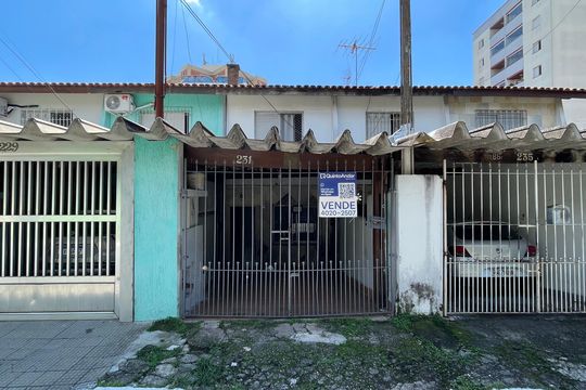 Fachada+Placa de casa à venda com 2 quartos, 68m² em Vila Robertina, São Paulo