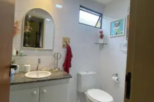 Banheiro de casa de condomínio para alugar com 4 quartos, 140m² em Itapuã, Salvador