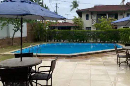 Casa de Condomínio para alugar com 4 quartos, 140m² em Itapuã, Salvador