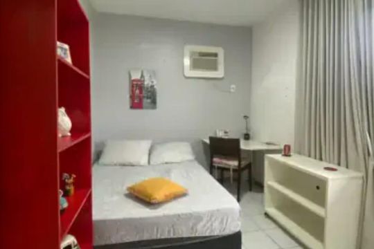 Quarto de casa de condomínio para alugar com 4 quartos, 140m² em Itapuã, Salvador