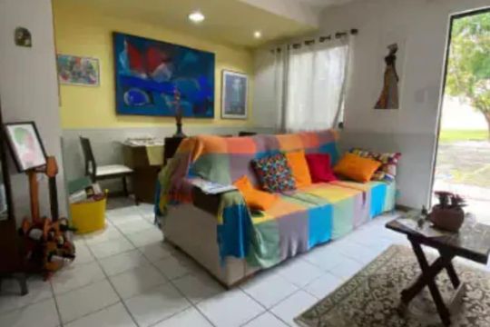 Sala de casa de condomínio para alugar com 4 quartos, 140m² em Itapuã, Salvador