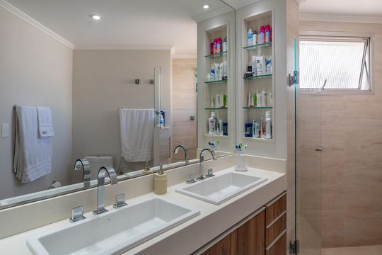 Banheiro de apartamento à venda com 5 quartos, 362m² em Aclimação, São Paulo