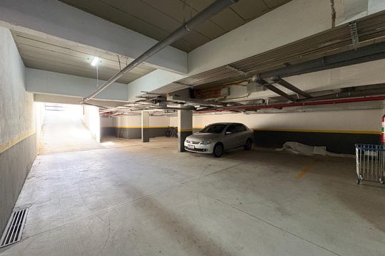 Garagem de apartamento à venda com 2 quartos, 49m² em Vila Santa Edwiges, São Paulo