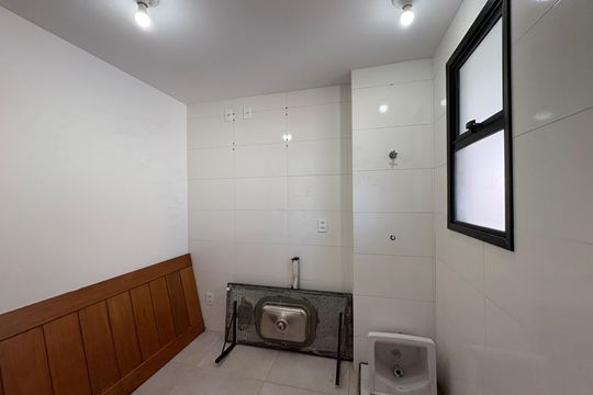 Cozinha e Área de Serviço de apartamento à venda com 2 quartos, 49m² em Vila Santa Edwiges, São Paulo