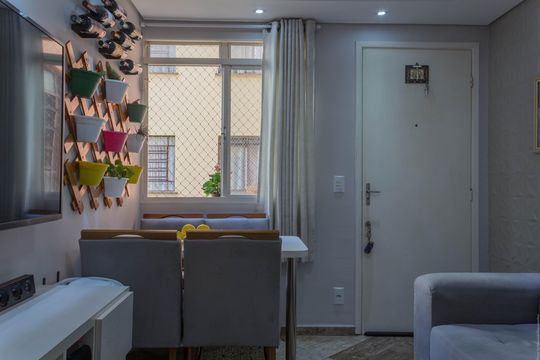 Sala de apartamento à venda com 2 quartos, 50m² em Ferrazópolis, São Bernardo do Campo