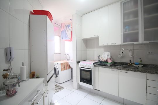 Cozinha de apartamento à venda com 2 quartos, 65m² em Vila Pirajussara, São Paulo